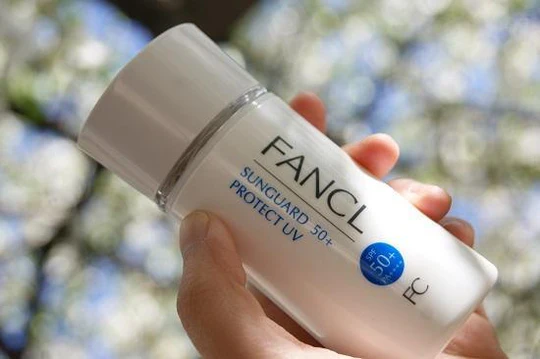 FANCL Sunguard 50+ Protect UV SPF 50+: Pelindung Matahari Ringan dengan Perlindungan Maksimal